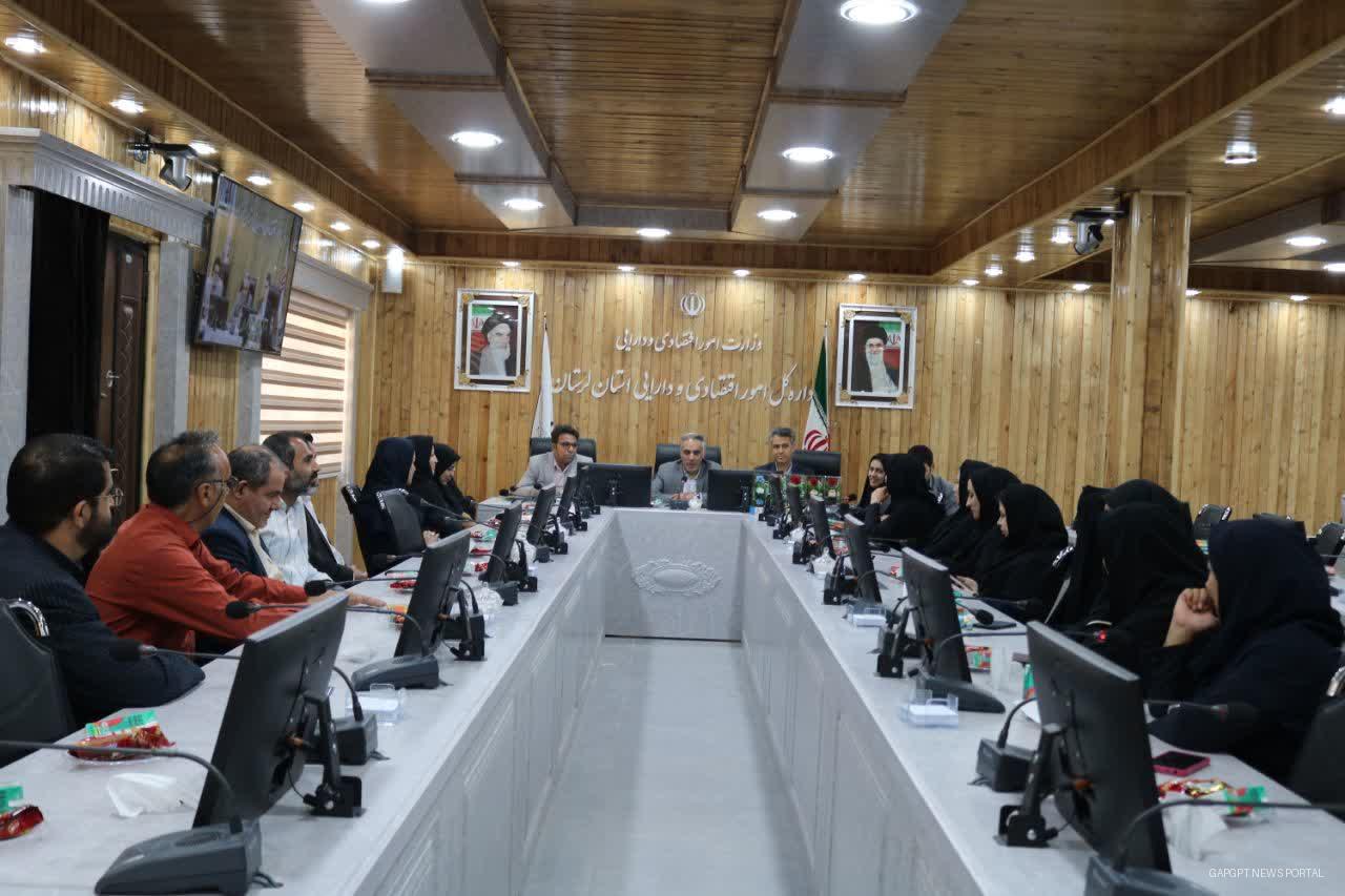 گرامیداشت روز «دختران اقتصادی» در اداره‌کل امور اقتصادی و دارایی لرستان با تجلیل از بانوان پرتلاش