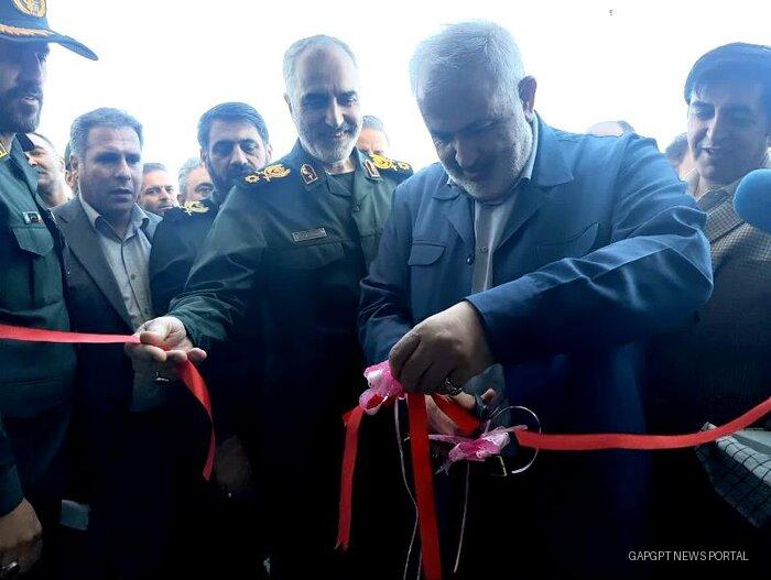 وزیر نیرو ۸۸۰۰ میلیارد تومان طرح صنعت آب و برق لرستان را افتتاح کرد/ بهره برداری از پروژه آبرسانی به ۷۲ روستای لرستان